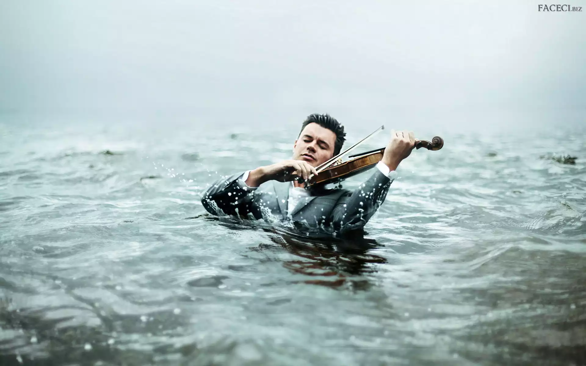 Woda, Mężczyzna, Skrzypce